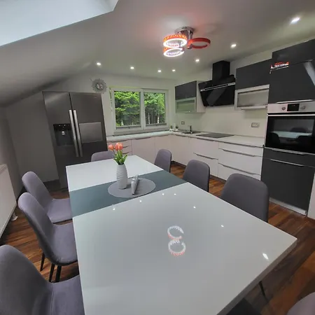 Garden House Apartma