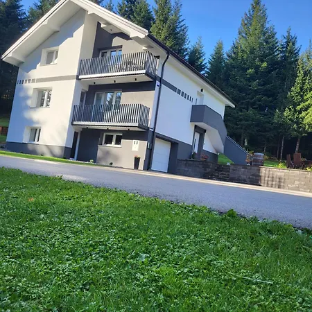 Garden House Apartma *