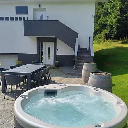 Garden House Apartma